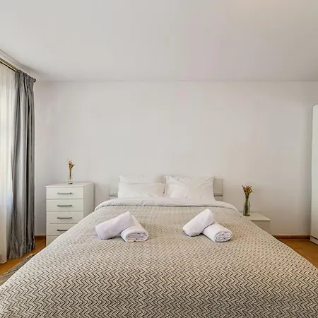 Сasa de vacaciones Ceahlau Cozy House With Terrace, Bbq & Free Parking