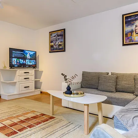 Ceahlau Cozy House With Terrace, Bbq & Free Parking * Braşov