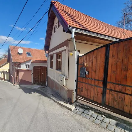 Сasa de vacaciones Ceahlau Cozy House With Terrace, Bbq & Free Parking